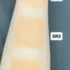 مقایسه‌ی سواچ رنگ شیدهای SRB2 و SR1 پنکیک ابریشمی دوکاره جوکر سوشیا روی دست